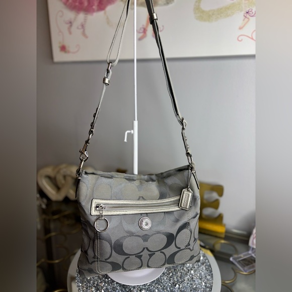 Coach Handbags - Coach 2010 signature crossbody bag EUC